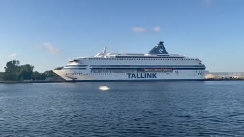 Vraag aan Jos Wienen ongekozen regioburgemeester van Noord Holland: Wat kost de asielboot per week?