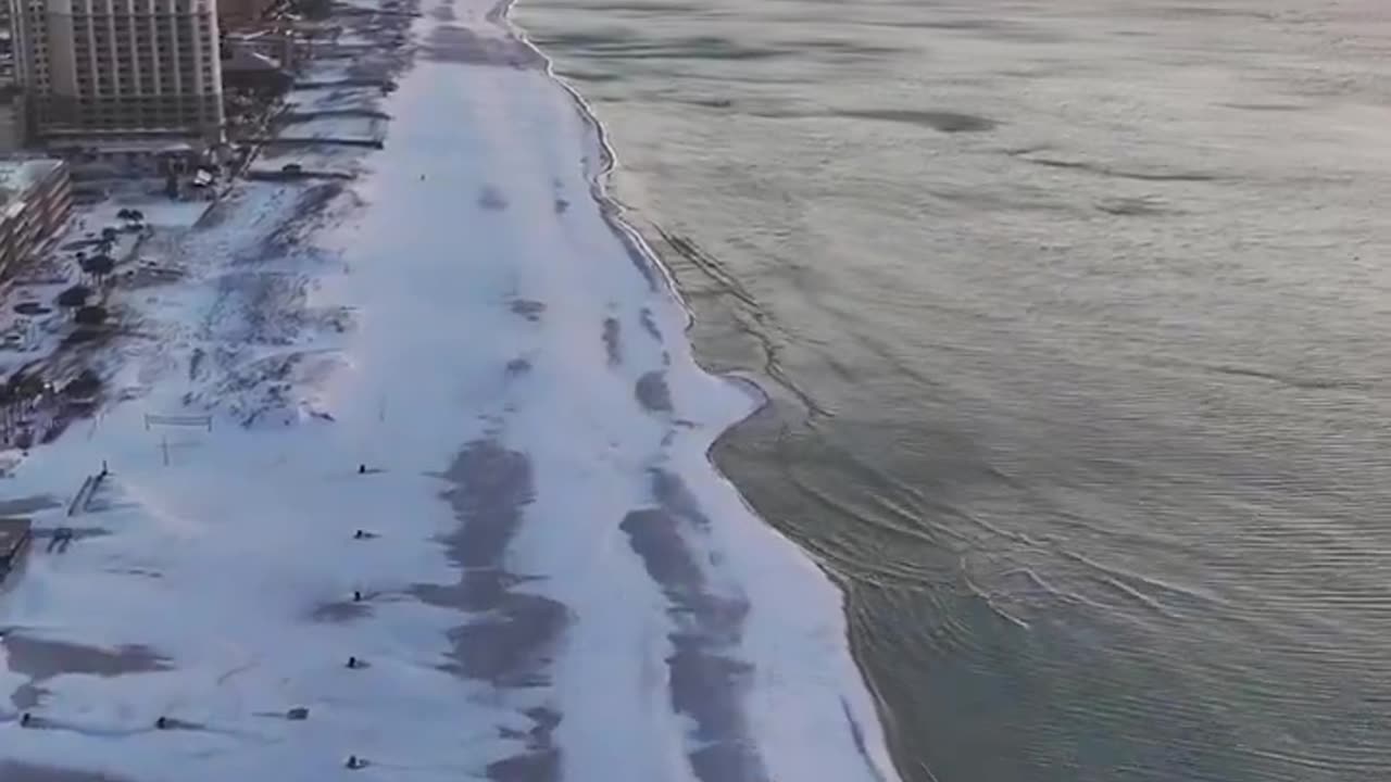 Florida Snow Chaos: Global Warming Hits Pensacola with Record Snowfall 😂.