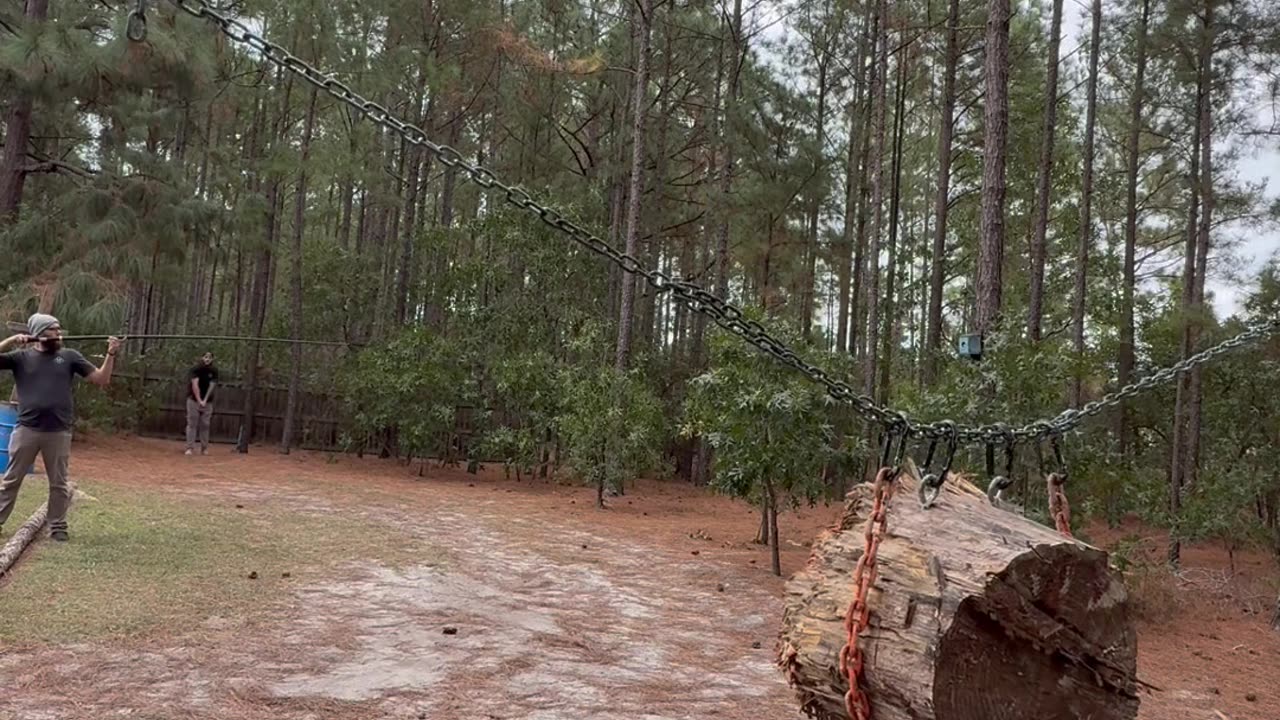 Axe Hits Target With a Satisfying Thump