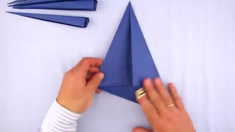 Long claws made of paper origami