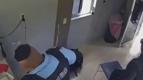 Dueño de empresa golpea a guardia en México