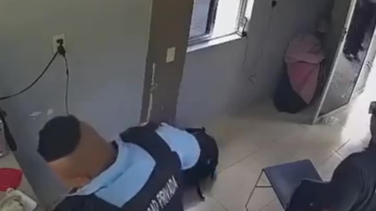 Dueño de empresa golpea a guardia en México