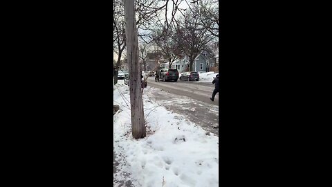 ❄ 👮 A viral video from Brooklyn Center, MN shows an ICE agent slipping and falling on icy pavement