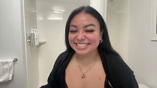 HoneyLimeTea Honey Looking for Her 7th Sugar Daddy in Bathroom Caught on Camera