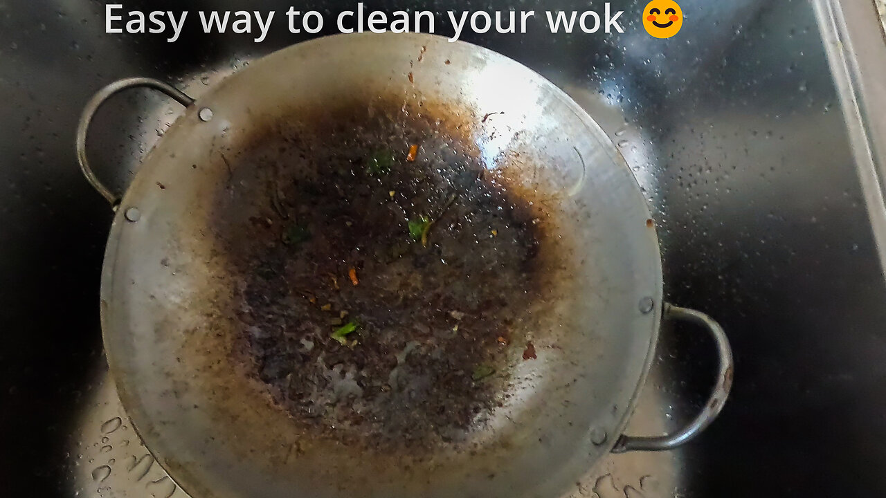 Wok Cleaning 101 – The Wok Cleaning Hack Asian Chefs Won’t Tell You!