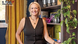 PRETENDS TO BE A REPUBLICAN TO WIN!