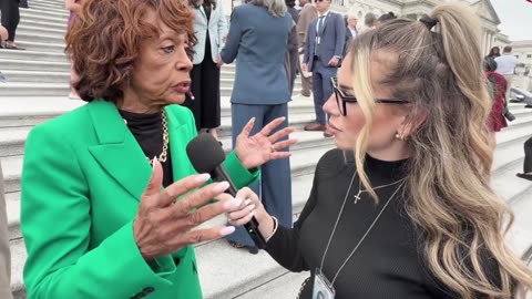 🚨 Maxine Waters SLIPS: Dems Want Healthcare for Illegals! 🤯 | #Shutdown #Democrats #Trump