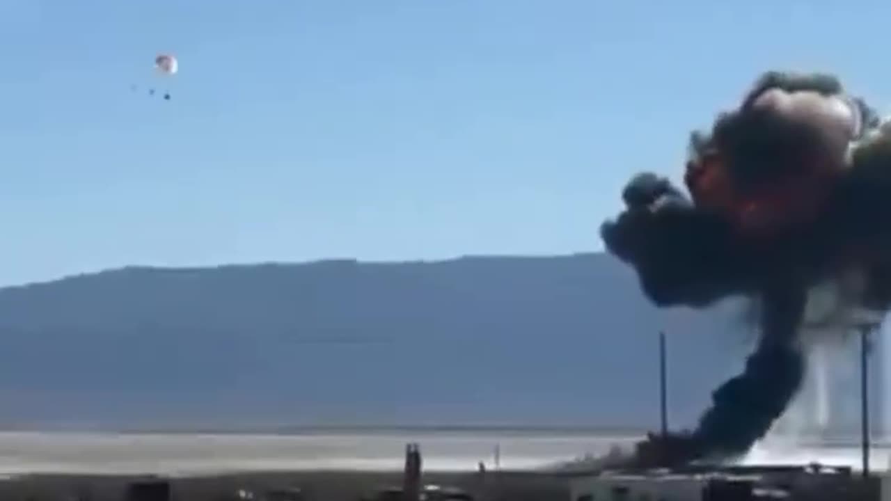 DEI ✊🏿👱🏿‍♀️🍆 Boeing F-16 crashed in California, hours ago 😳