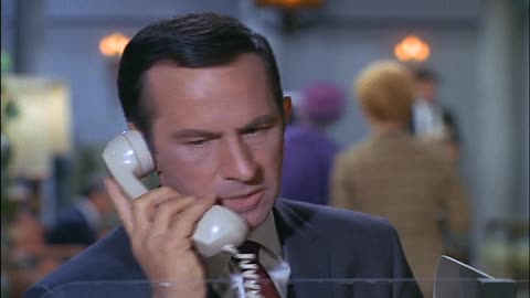 Superagente 86 - T02E28 - Un hombre llamado Smart (Parte 1) (1967)