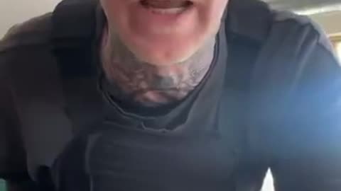 Antifa member urging his comrades to take up arms to kill agents of the federal government