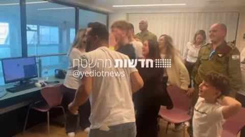 Matan Engerst's family watches the moments of his release from Ichilov Hospital