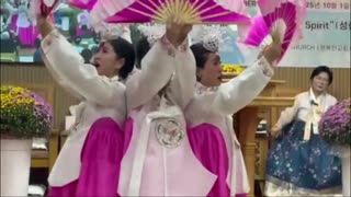 Live - Korean Dancers - Fan Dance - The Lord’s prayer