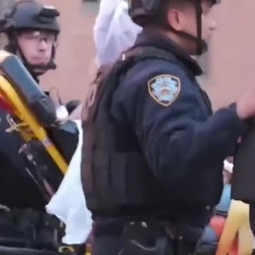 Four-Hour Standoff in NYC Leaves Officer Wounded, Suspect in Custody