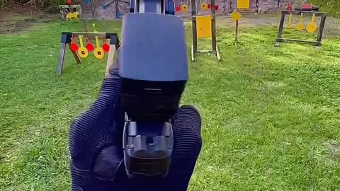 Osight S 红点瞄准镜 #国外合法拍摄国内请勿模仿 #武器科普 #实弹射击 #男人减速带 #靶场射击