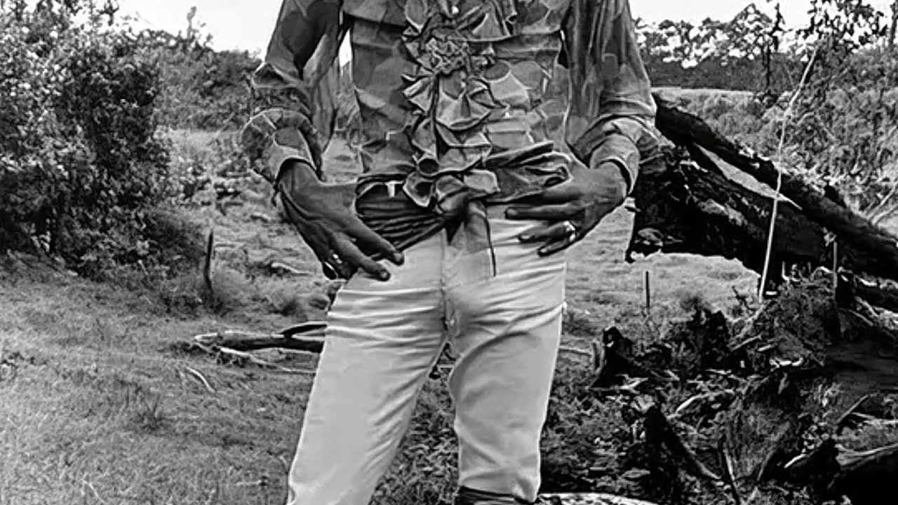 Rock Stars in Tight Pants That Redefined Style 🎸👖 #RockLegends #TooTight