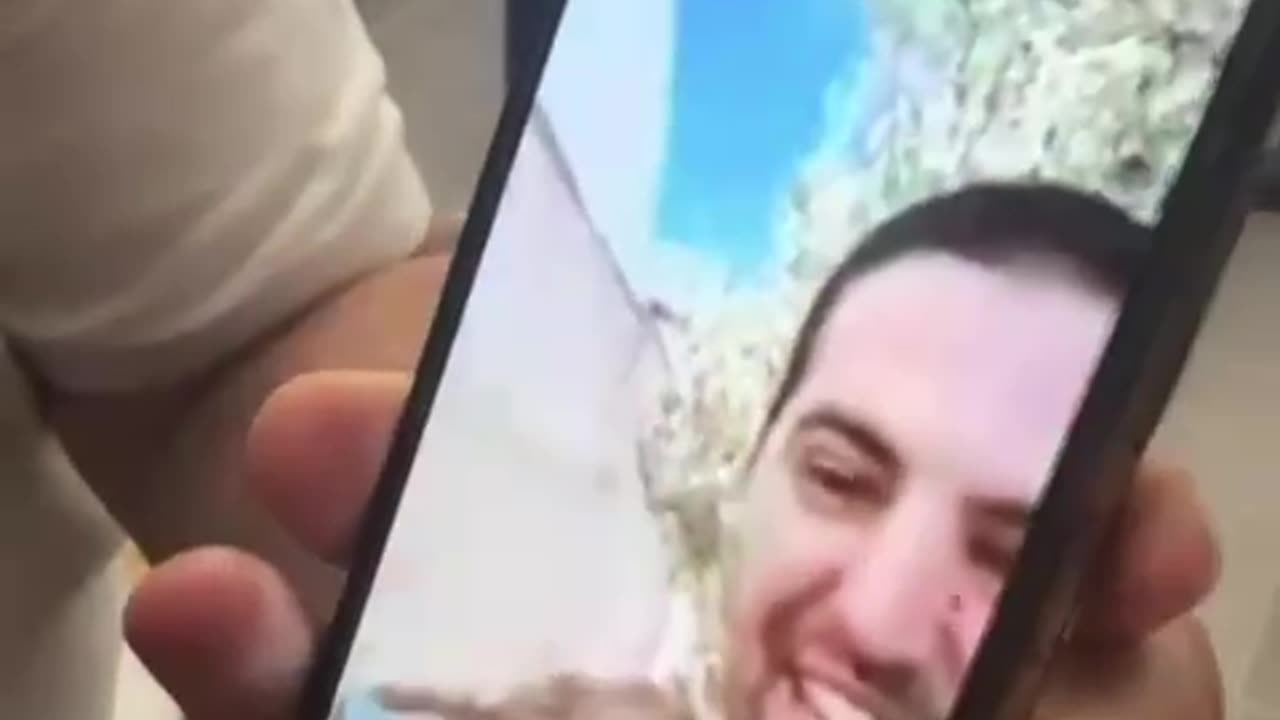 Elkanah in conversation with his mother