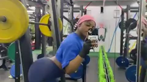 Fitness girl twerks hard