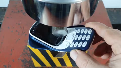 HYDRAULIC PRESS VS OLD AND NEW NOKIA 3310