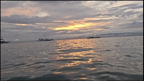 🇵🇭 Sunset Swim with a Mysterious Ancient TURTLE !!!🐢 (Unforgettable Encounter)