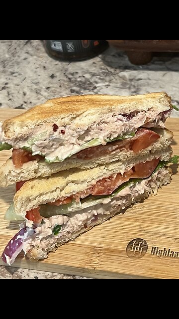 Tuna sandwich