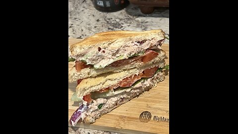 Tuna sandwich