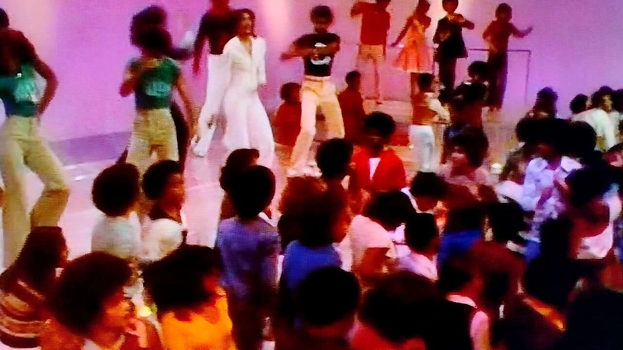 Soul Train Dancers 1976 Exit