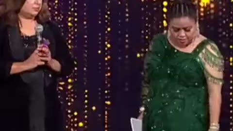 Farah Khan our bharti best comedy seen in award 😂