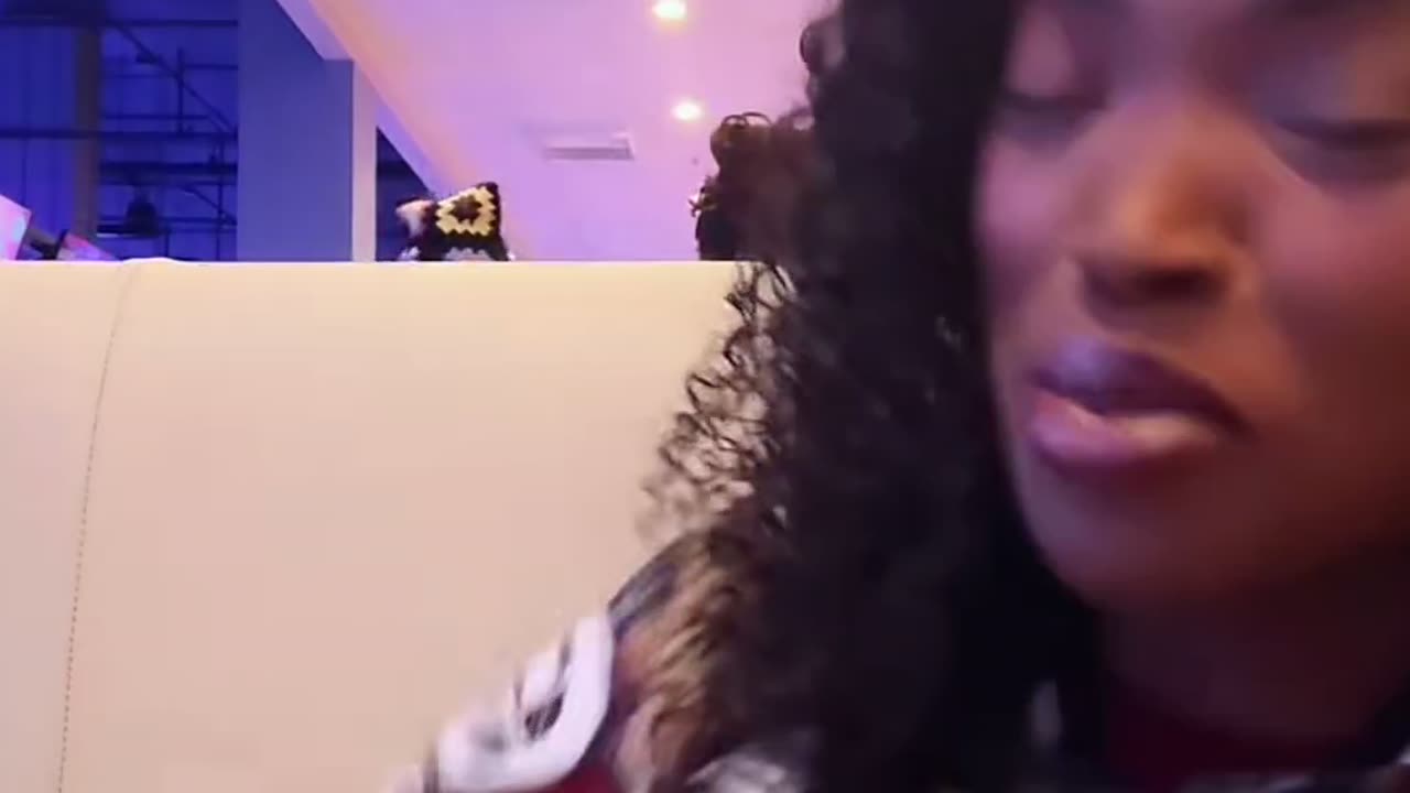 LIYAH VOICE IS WAY OFF RN BCUZ OF ALL THE YELL'N SHE BEEN DOING... SHE SOUNDS BAD...