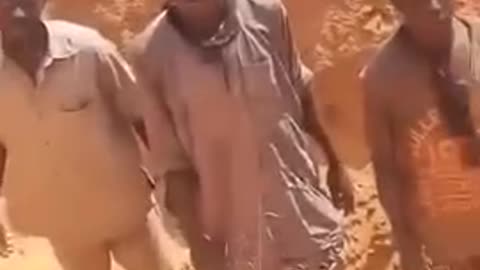 terrorist RSF militia executing civilians just for bringing food to "al-fashir"