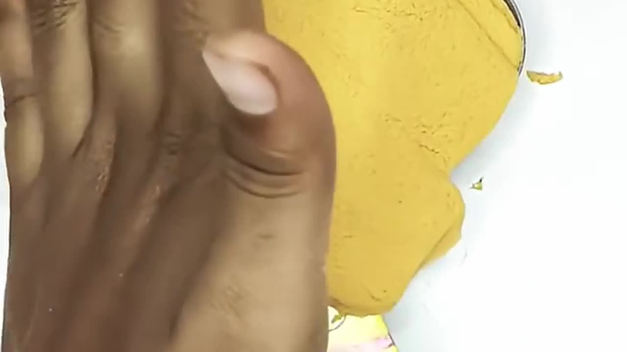 7 sand satisfying kinetic video 💫 Slicing through 7 layers of pure satisfaction 😍