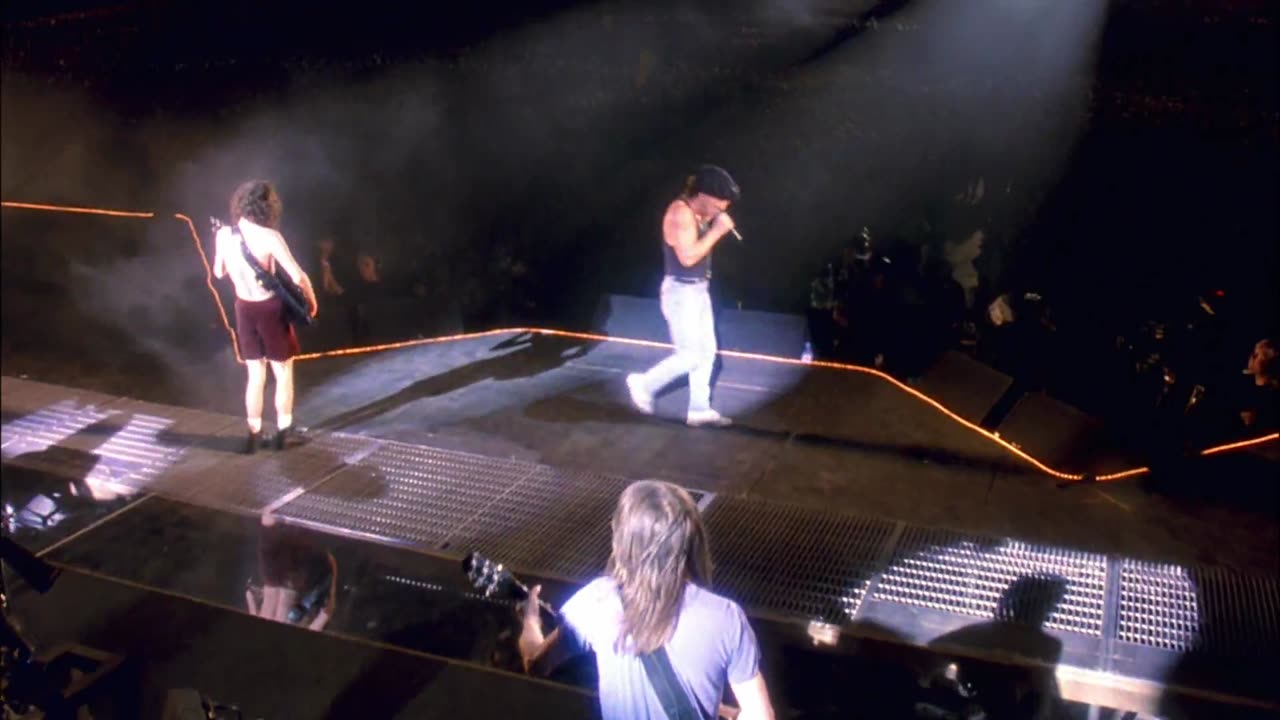 T.N.T. / Let There Be Rock - AC⚡DC (live)