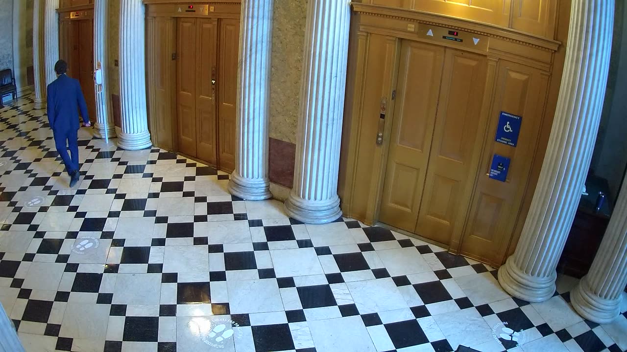 0211USCS02UpperSenDoorElevators_2021-01-06_11h25min50s247ms.mp4