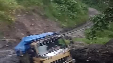 The truck didn't have the strength to climb uphill and finally it was towed