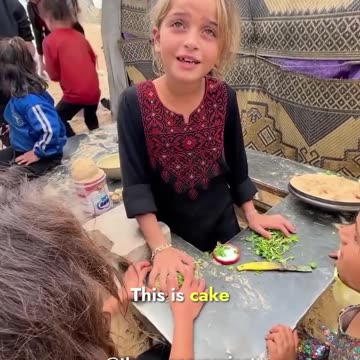 We’ll take 3 falafel (sand) balls please!!