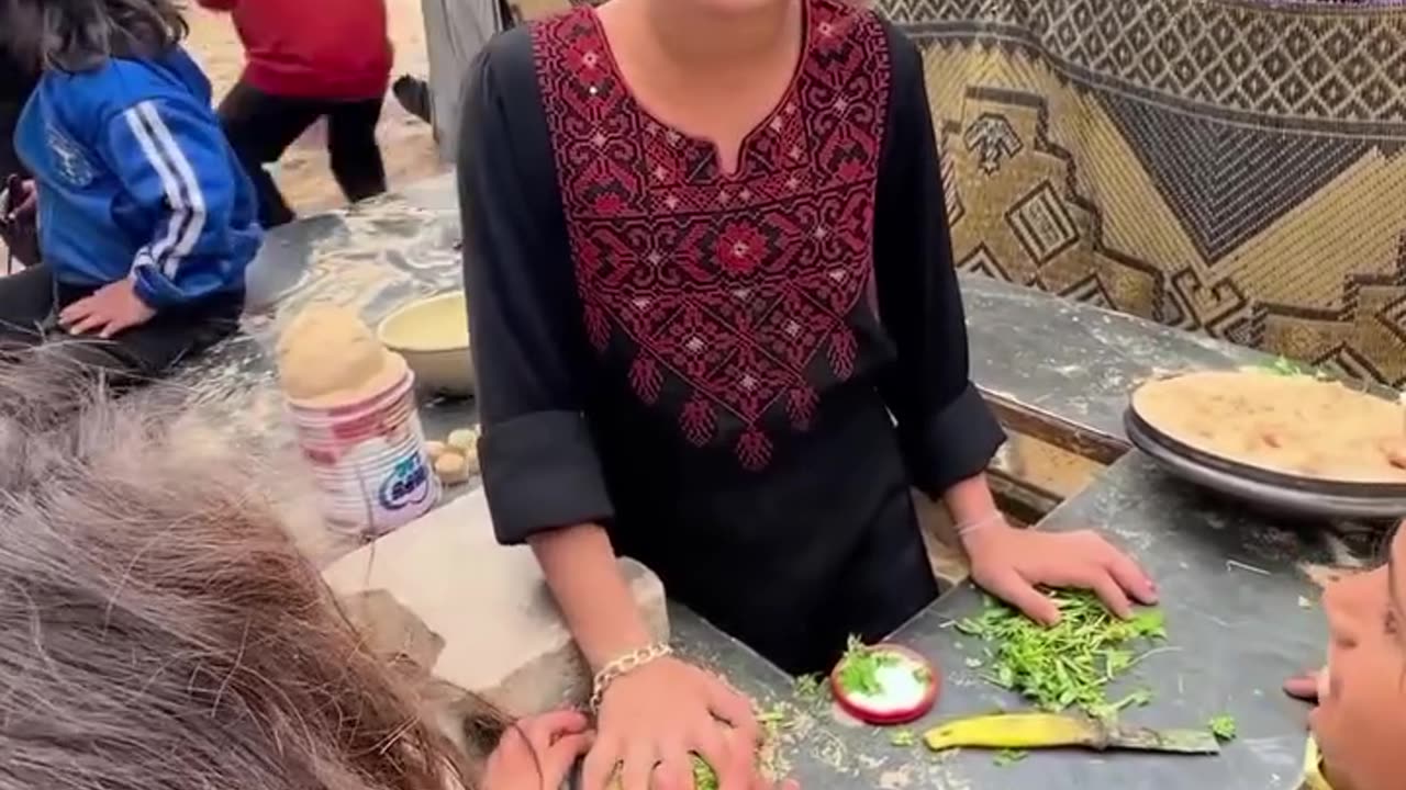 We’ll take 3 falafel (sand) balls please!!