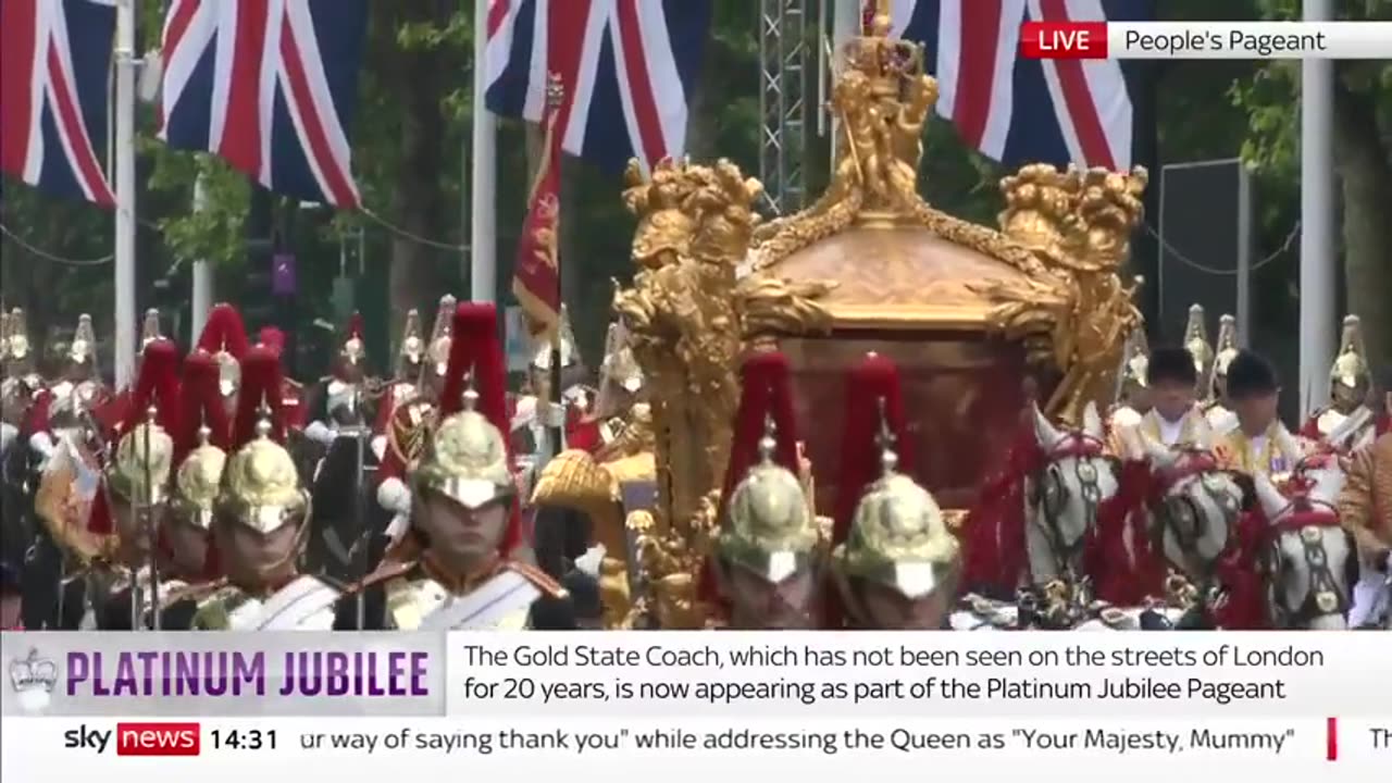 A Hologram of| The Queen drove through London| People waved at it!!😳