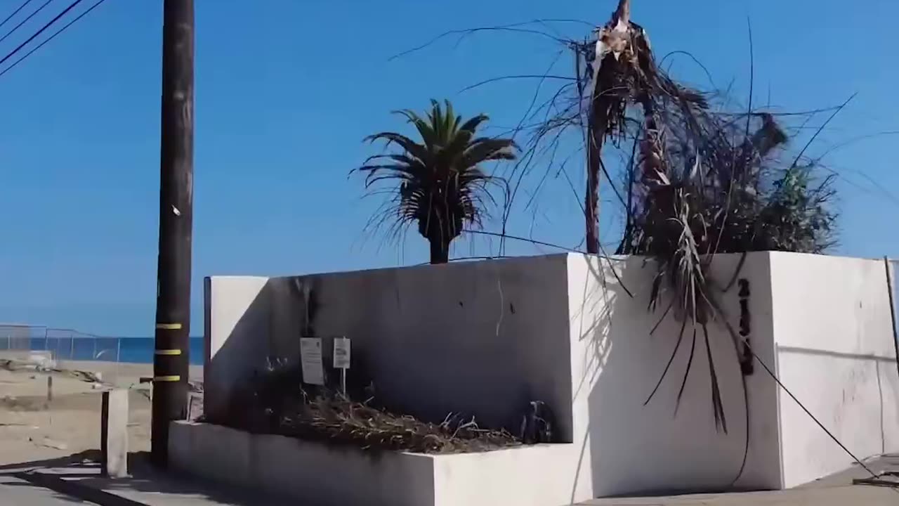 8 hours after the Pacific Palisades fires he said there would be no rebuilding
