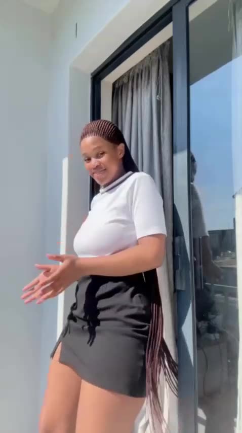 🇿🇦 Beauty got moves.