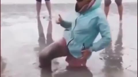 😮✨ How To Escape Quicksand Revealed! | FeedMyCuriosity