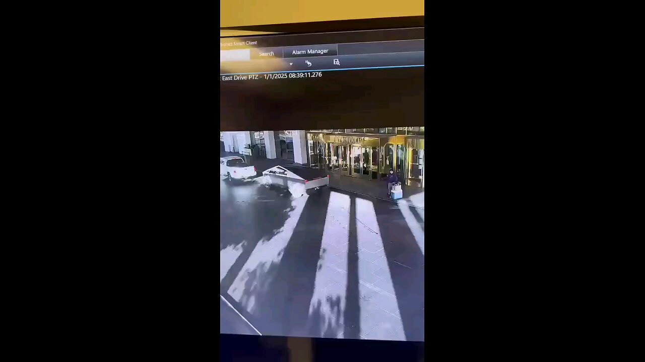 The Cybertruck exploding in front of the Las Vegas Trump hotel doesn't look like a battery fire