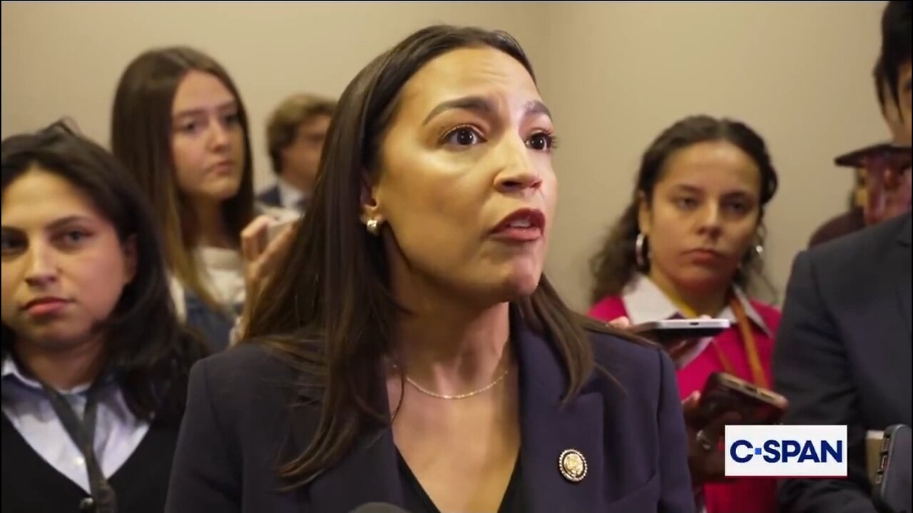 AOC Is Pissed 8 Dems Helped Open Up Government