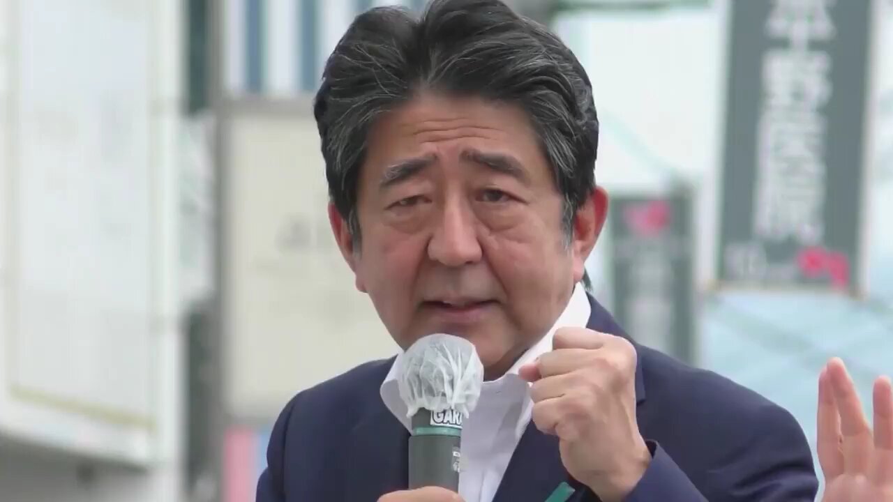 Japanese Prime Minister Shinzo Abe assassination attempt (FULL VIDEO)