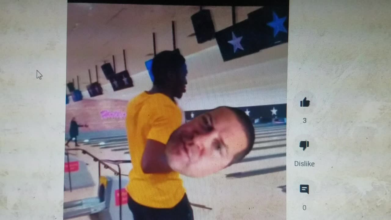 Itsss Chooooooo Vicccc at the Bowling Alley 😂🤣