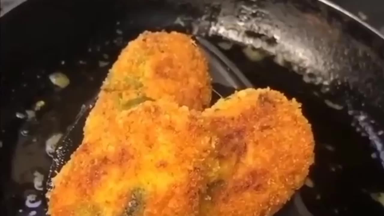 Crispy White Sauce Chicken Cutlets 😋😋🤤🤤#Cutlets #Chickencutlets