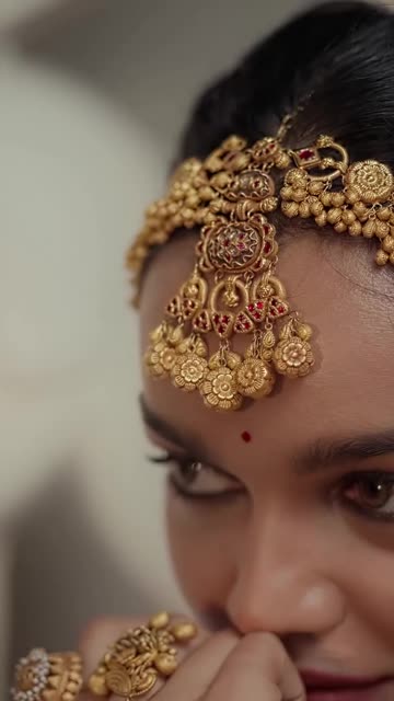 Buy Gold Earring Online