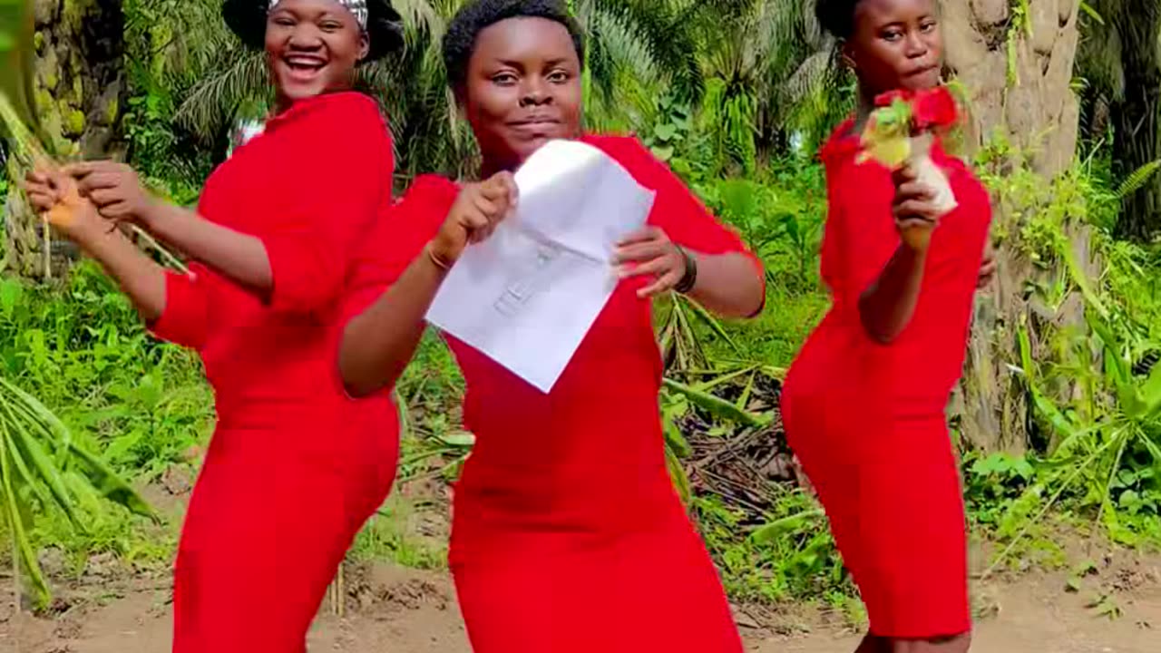 PYTANIE MŁODYCH AFRYKANEK W BARDZO WAŻNEJ SPRAWIE.