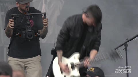 Getting Away With Murder - Papa Roach (live)