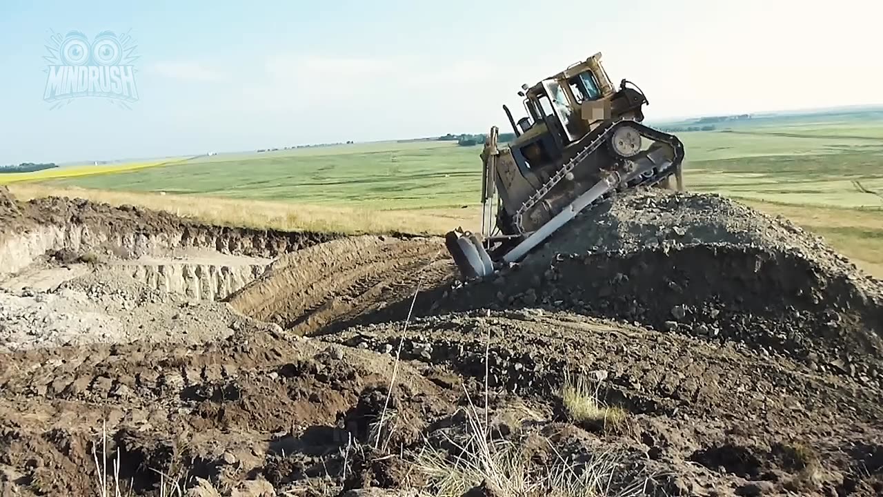 Dangerous Idiots Fastest Truck & Heavy Equipment Fails | Extreme Idiots at Work #4