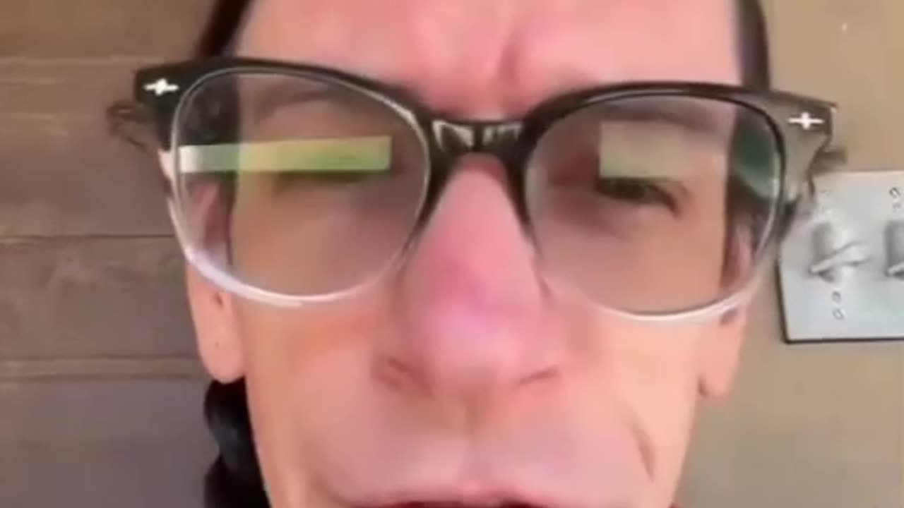 FREAK ALERT 🤬🤬🤬