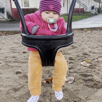 Baby Kayla’s Swing Ride… And That Face! 😆